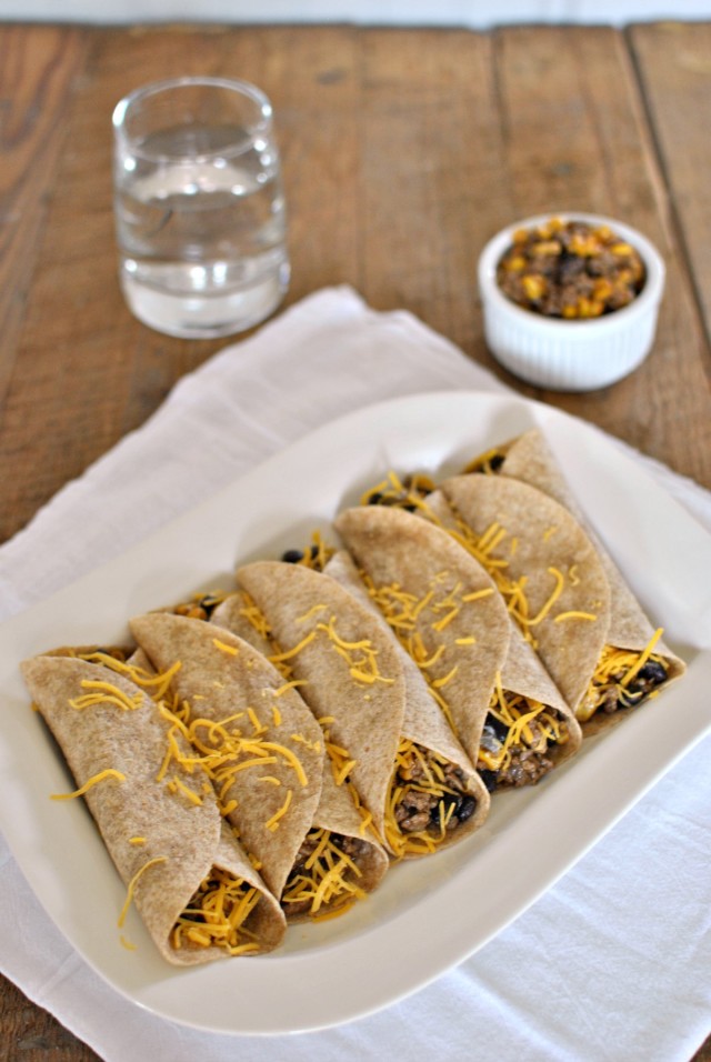 Corn, Black Bean and Beef Soft Tacos are kid-friendly and weeknight-friendly. On the table in 20 minutes or less. By beckysbestbites.com