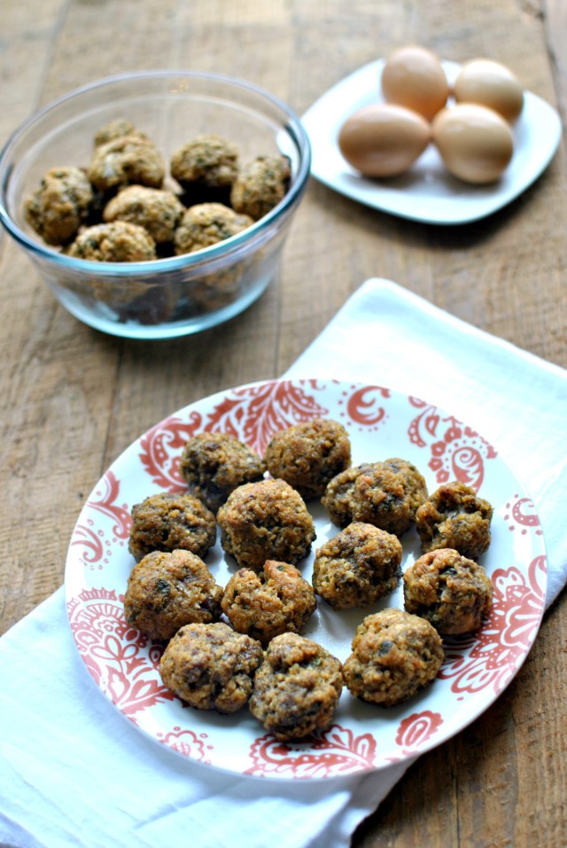 Quinoa Meatballs: Baby Finger Food or add to pasta with tomato sauce for a quick weeknight dinner. #freezerfriendly beckysbestbites.com