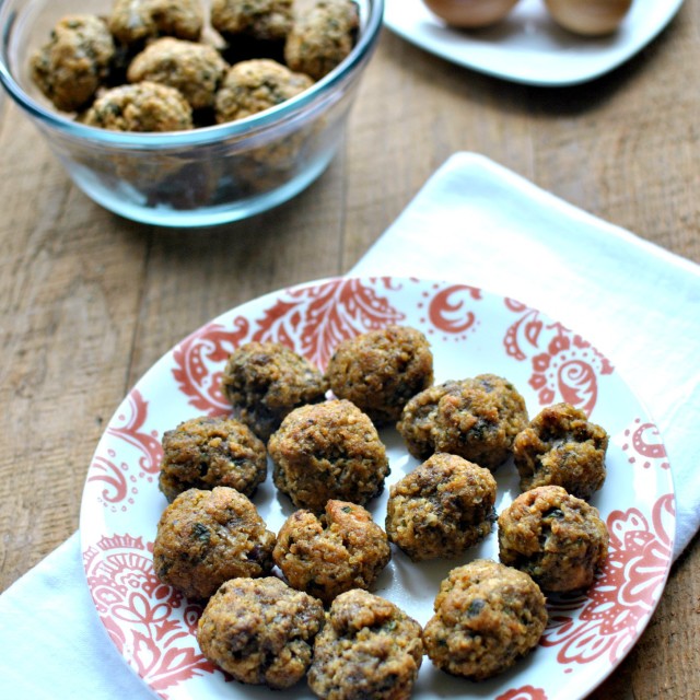 Quinoa Meatballs Baby Finger Food is perfect for older babies and toddlers. #freezerfriendly #kidfriendly beckysbestbites.com