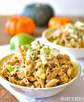 Flavors of Fall Pasta Dinner combines the favorites: pumpkin, apple, cinnamon, nutmeg and lean ground beef in a healthy, savory pasta dish that screams fall! | beckysbestbites.com