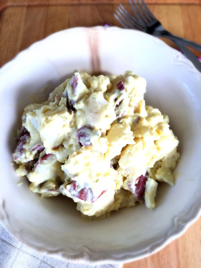 Skinny Southern Potato Salad by beckysbestbites.com #healthyrecipe #recipemakeover