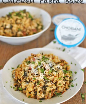 Chobani Light Chicken Pasta Bake with greek yogurt, mozzarella, spinach and tomatoes is a healthy and easy make-ahead dinner that tastes anything but light. | @beckysbestbites