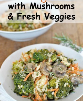 Rosemary Risotto with Mushrooms and Fresh Veggies is perfect as a tasty and healthy side dish but hearty and filling enough to stand alone as the main dish. | Becky's Best Bites