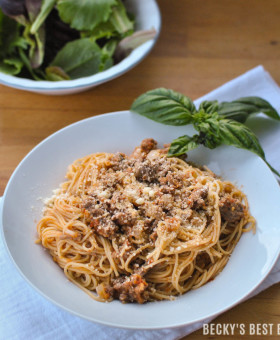 Roasted Tomato Spaghetti Sauce is a dinner recipe for the easiest homemade healthy pasta sauce. Make a meal out of the tomatoes overflowing from your garden. Becky's Best Bites