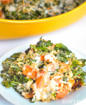 Kale & Roasted Vegetable Quinoa Casserole is a healthy, vegetarian, comfort food recipe that is great as a side dish or main meal. The leftovers make for fun lunches that will make your co-workers jealous ;) | beckysbestbites.com