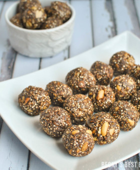 Quick, easy and healthy, these Dark Chocolate Peanut Butter Protein Bites with Toasted Quinoa are a perfect on-the-go breakfast, after-school snack or treat. | beckysbestbites.com