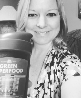 Get Your SuperFoods The Easy Way #MomsMeet #AmazingGrass