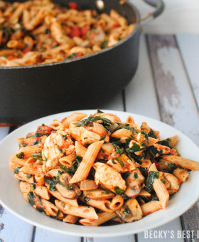 Veggie-Packed Tuscan Chicken Pasta | beckysbestbites.com