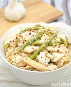 Easy Lemon Garlic Chicken Pasta with Asparagus is a healthy, weeknight dinner recipe with fresh spring flavors for a meal that the whole family will love! | beckysbestbites.com