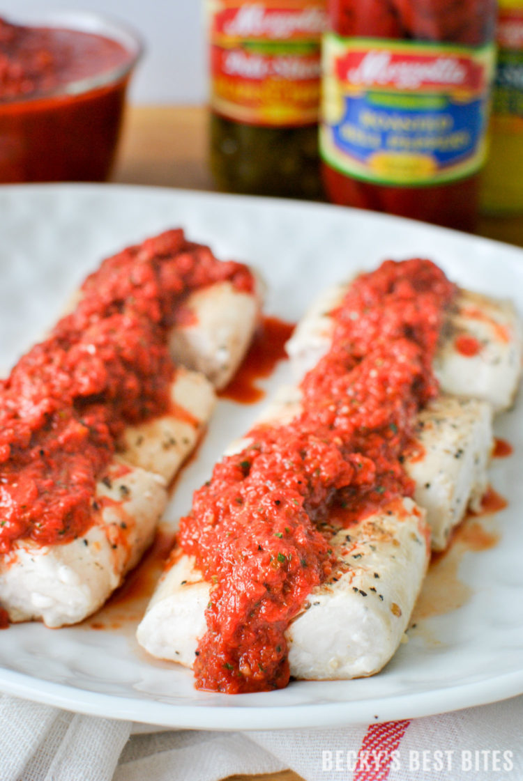 Grilled Mahi-Mahi with Spicy Pepper Basil Sauce is a healthy dinner recipe that is perfect for summer grilling, family BBQs or any outdoor entertaining! Enter the Mezzetta Bold, Bright Summer Giveaway for a chance to win a $500 Summer Grilling Kit!| beckysbestbites.com