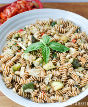 Mediterranean Pasta Salad with Summer Fresh Vegetables is an easy and healthy side dish recipe perfect for grilling, BBQ, picnics or other summer gatherings using garden or farmer's market produce and whole grain pasta! | beckysbestbites.com