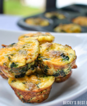 Mini Egg Muffin Bites with Spinach and Turkey Sausage is an easy kid-friendly recipe makes the perfect healthy on-the-go breakfast on crazy back to school days! You can customize these tasty bites with any vegetables and proteins that your family loves and freeze in large batches to make mornings a breeze! | beckysbestbites.com