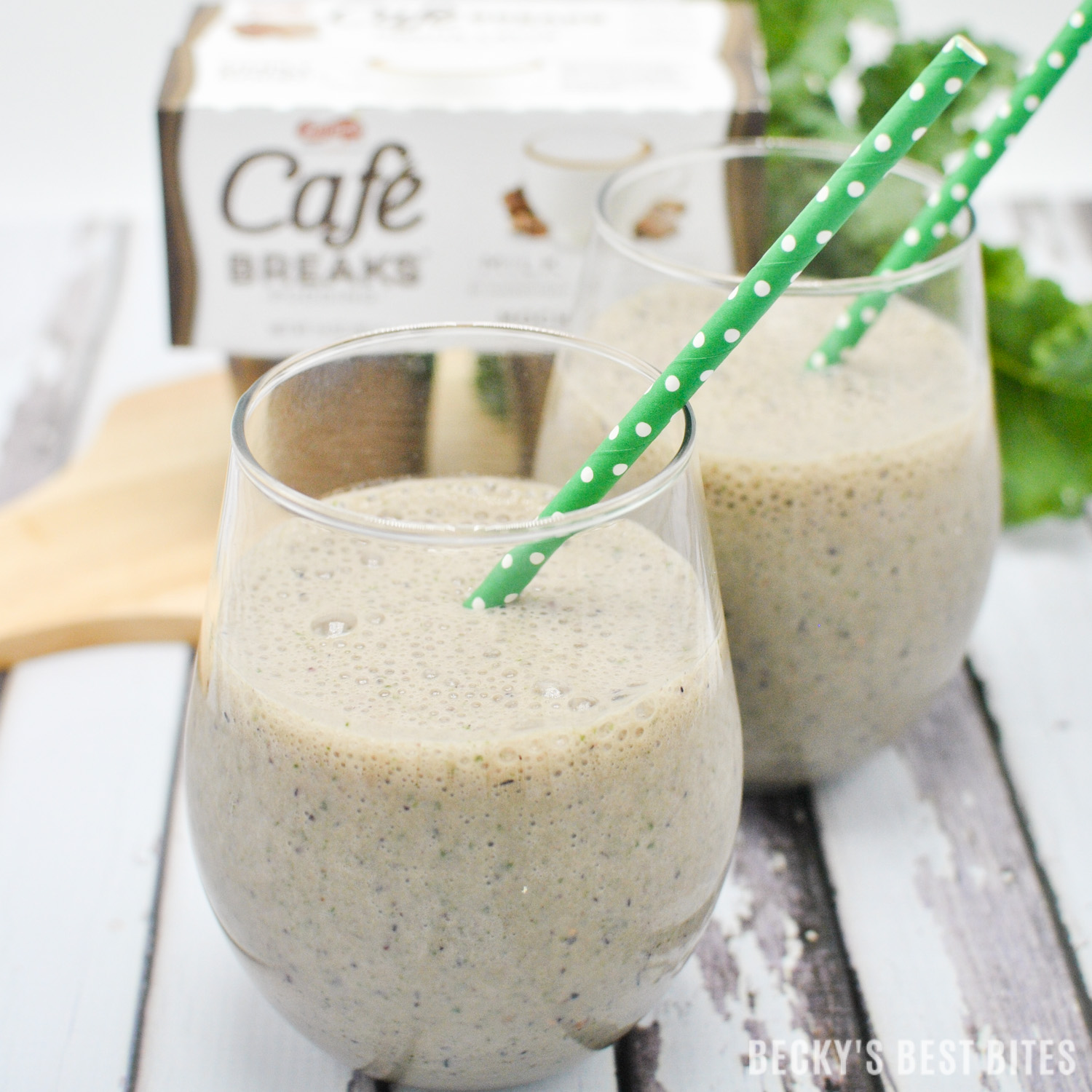 Green Berry Mocha Pudding Smoothie is an easy and healthy on the go breakfast recipe! It's made with Café Breaks pudding cups and helps you to help reclaim 5 minutes of quiet time during your crazy days! #LoveCafeBreaks #ad @cafe_breaks | beckysbestbites.com