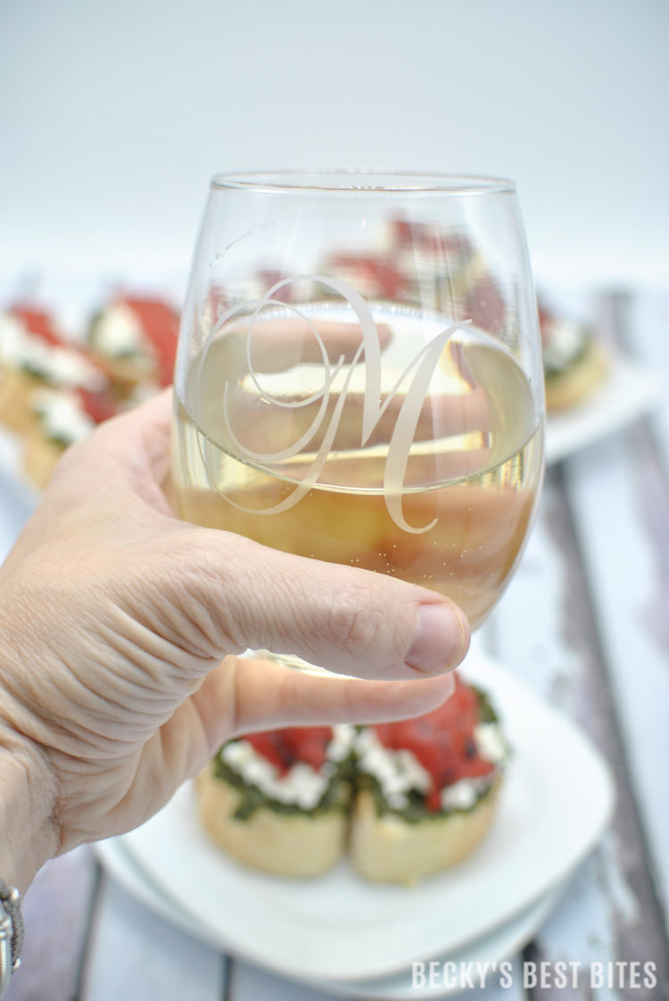 Kale Pesto Goat Cheese Crostini with Roasted Red Pepper + Wines of Garnacha | beckysbestbites.com