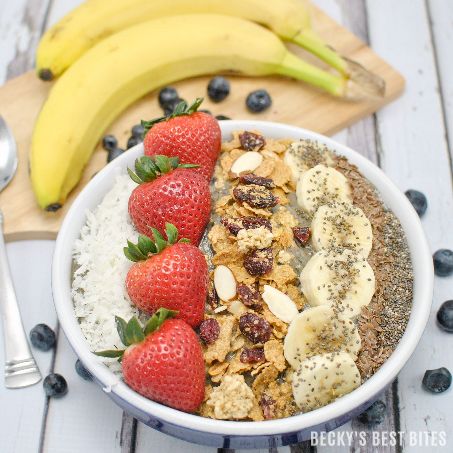 Healthy morning routines are easy with Super Healthy Berry Smoothie Bowl and Great Grains Cereal! These berry smoothie bowls are thick, creamy, delicious and packed with nutrients fuel your day! | beckysbestbites.com #RealValueRealDelicous #ad