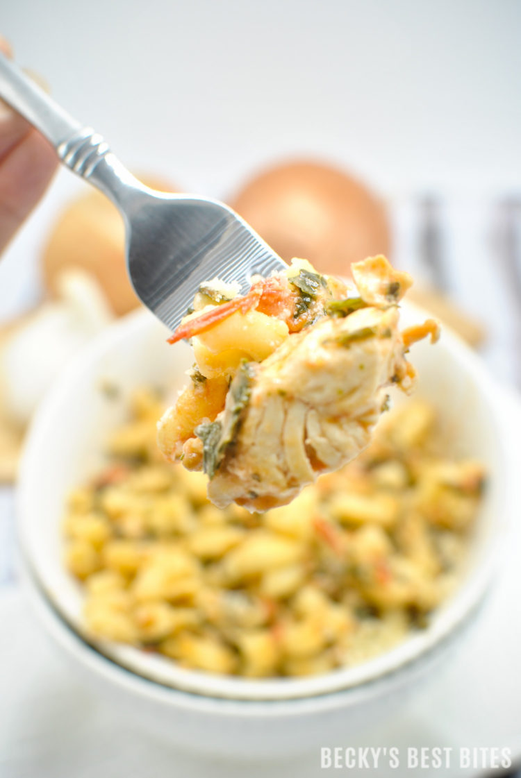 15 Minute Italian Chicken Skillet with Kale is a quick & easy, healthy weeknight dinner recipe that the whole family will love! It is made even easier by using pantry staples and the options of whole grain pasta, quinoa or brown rice. | www.beckysbestbites.com