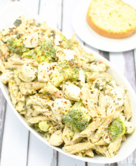 Cheesy Chicken, Spinach and Artichoke Pasta with Broccoli is a comfort food family dinner recipe that will feed a crowd using leftover game day dip! Ready in 30 minutes or less!! | beckysbestbites.com