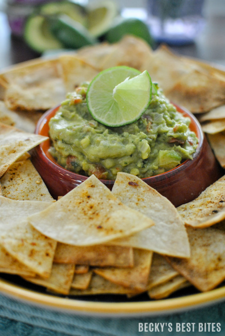 Southwest Corn Tortilla Chips recipe + GOODFOODS guacamole & dips = Easy, guilt free and crowd pleasing Thanksgiving and/or Game Day appetizers and snacks!! | beckysbestbites.com