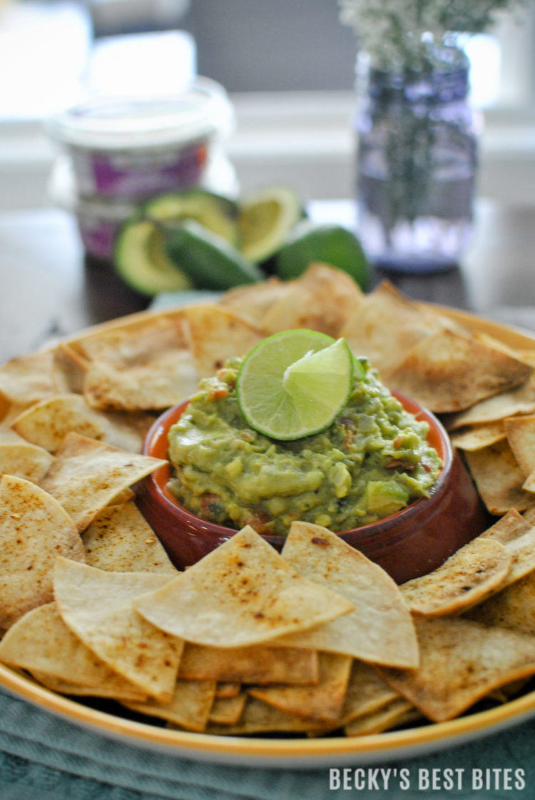 Southwest Corn Tortilla Chips recipe + GOODFOODS guacamole & dips = Easy, guilt free and crowd pleasing Thanksgiving and/or Game Day appetizers and snacks!! | beckysbestbites.com