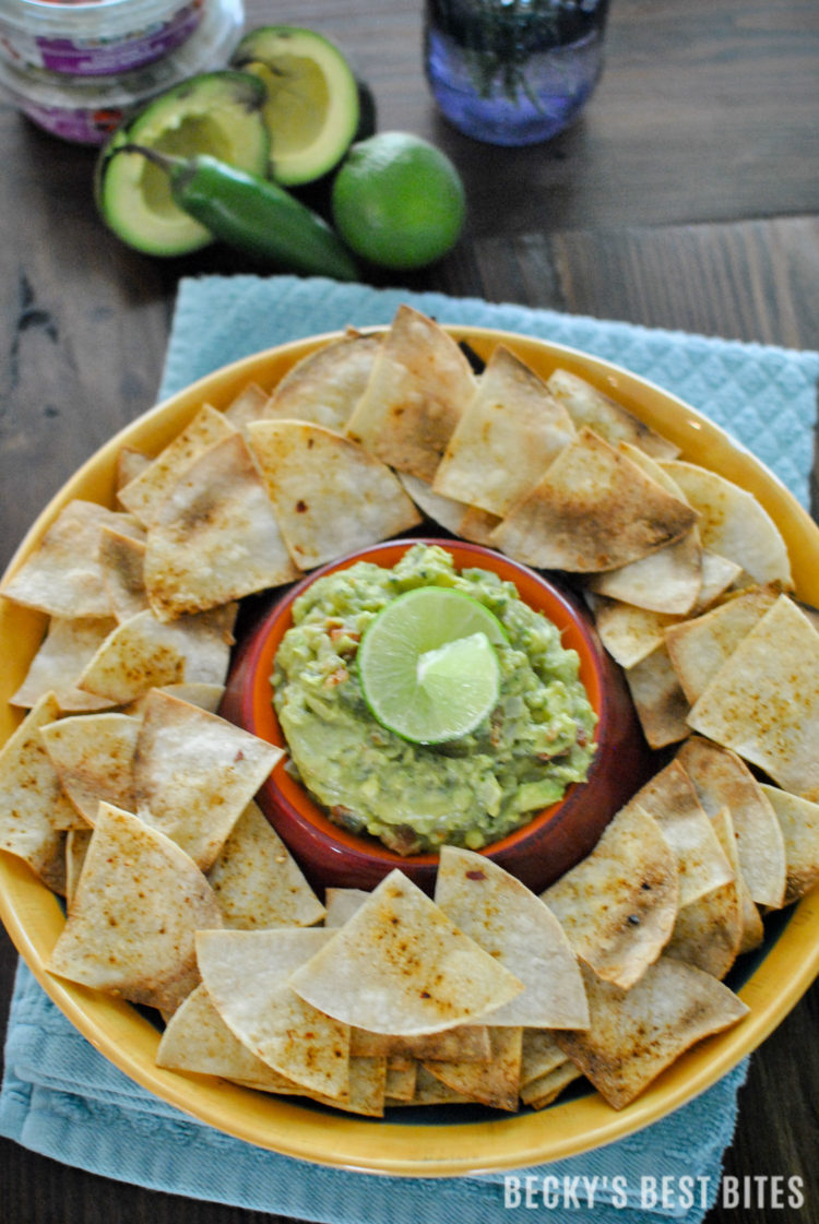 Southwest Corn Tortilla Chips recipe + GOODFOODS guacamole & dips = Easy, guilt free and crowd pleasing Thanksgiving and/or Game Day appetizers and snacks!! | beckysbestbites.com