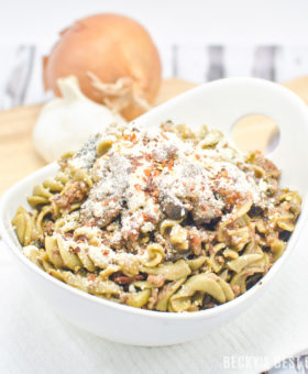 Kale, Mushroom and Beef Ragu with Super Greens Rotini is easy, weeknight pasta dinner recipe whole family will love!! They will not even notice the added vegetables, but you can feel good about all the nutrition that packed into this dish!| beckysbestbites.com