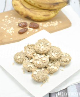 Sugar Free Baby Oat Bites | Healthy & easy recipe perfect for baby led weaning! These nutritional nibbles are sweetened naturally with ripe bananas and dates. Super easy for little hands to grab and feed themselves. They are portable for on-the-go meals or snacks and freeze beautifully! | beckysbestbites.com