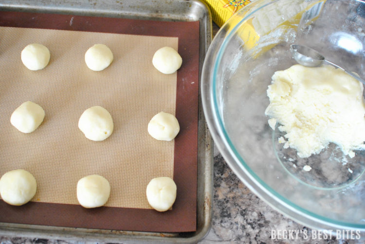 Easy Halloween Spider Cookies are a fun and festive treat made with Immaculate Baking Gluten Free Sugar Cookies. Let the kids help decorate as an entertaining after-school activity too! #ad #ImmaculateBaking | beckysbestbites.com