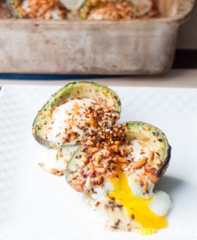 Southwest Chipotle Baked Avocado Eggs is a quick and easy breakfast recipe for the whole family. Perfect for a healthy weekday breakfast and worthy enough for weekend brunches too! #goodmorningbreakfast #ad @mccormickspices | beckysbestbites.com