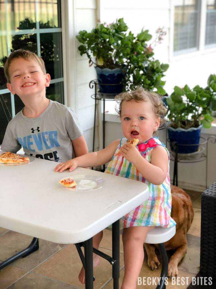 #ad Red Baron Pizza Night Solves Summer Chaos by providing a dinner solution that the whole family will love! Say good-bye to summertime mealtime battles now! #NeverFlySolo @RedBaronPizza | beckysbestbites.com